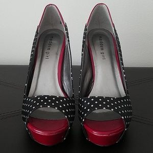 Black & white polka dot peep toe pump